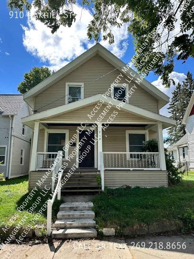 Primary Photo - 910 Oakhill St SE