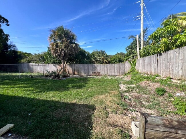 Building Photo - Grove Road