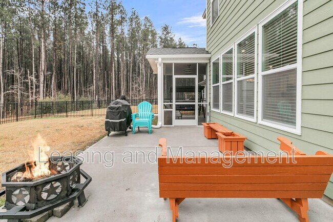 Building Photo - 245 Summer Tanager Dr