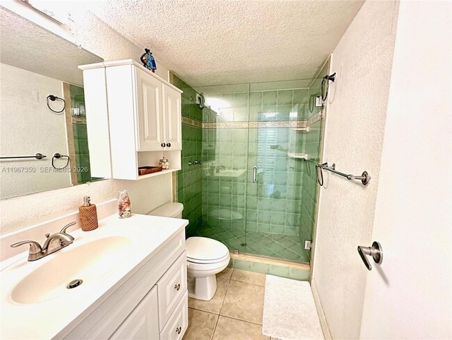 Building Photo - 800 Parkview Dr