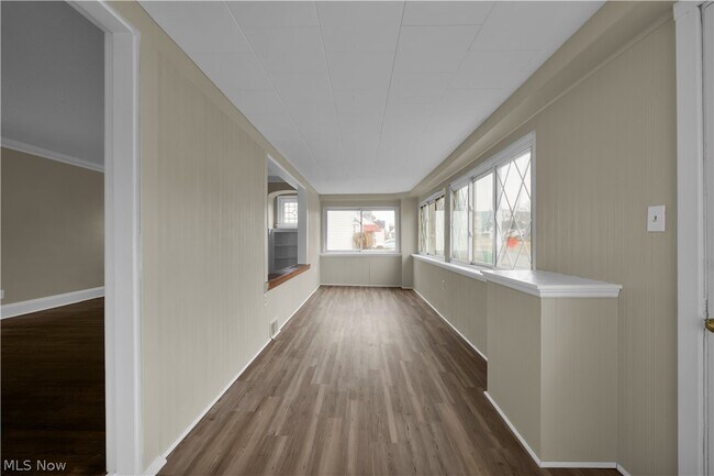 Building Photo - 11103 Lincoln Ave