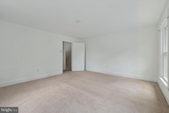 Building Photo - 5530 Pennell Rd