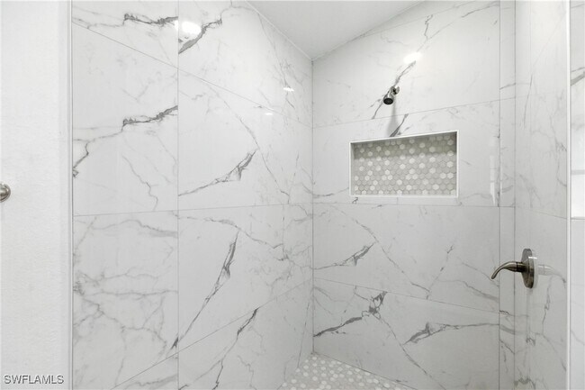 Building Photo - 830 Columbia St