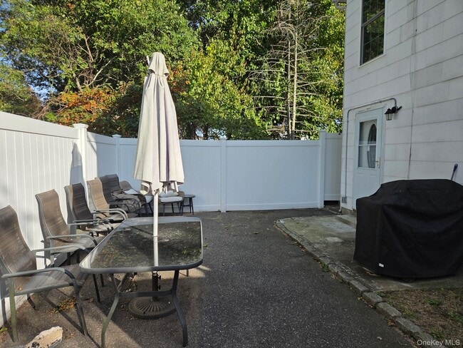 Building Photo - 1019 Cassel Ave