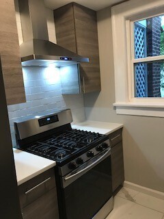 Building Photo - Charming Remodeled 1 Bedroom / 1 Bathroom ...