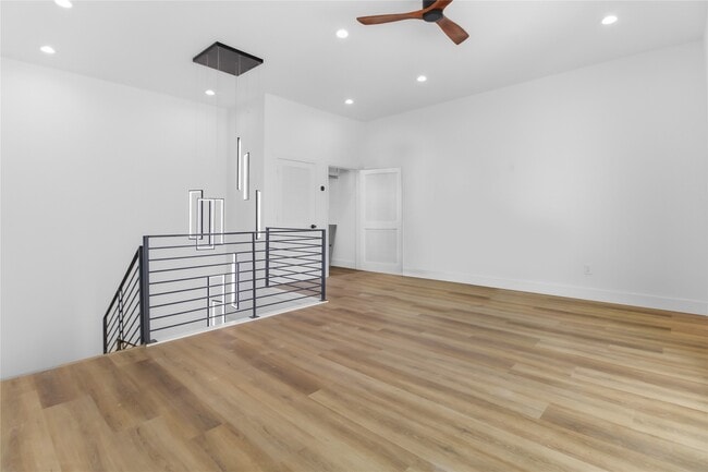 Building Photo - 5614 Larkin St