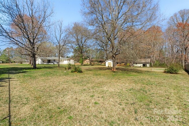 Building Photo - 2509 Wesley Chapel Rd