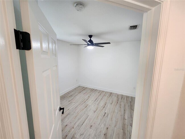 Building Photo - 5704 Grindstone Loop