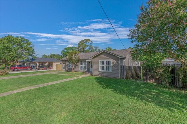 Building Photo - 1113 Felder St