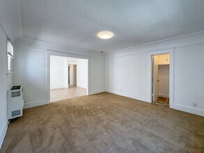 Building Photo - 338-340 1/2 S. Catalina St.-338 1/2