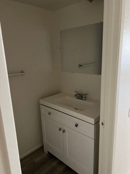 Building Photo - 43711 Challenger Way