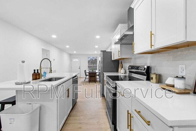 Building Photo - 1025 42nd Ave N