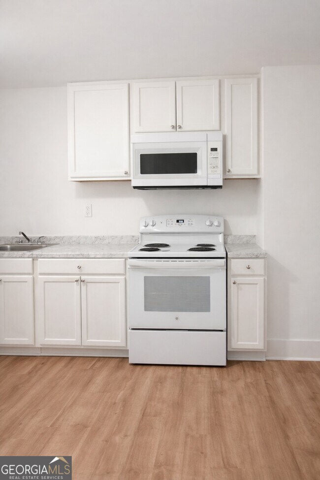 Building Photo - 1522 Central Ave