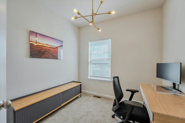 Building Photo - 813 Sawback Sq NE