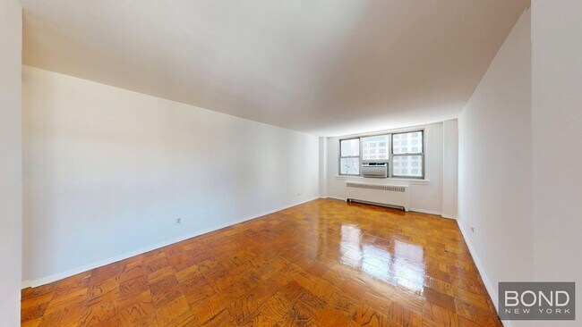 Building Photo - 240 E 35th St