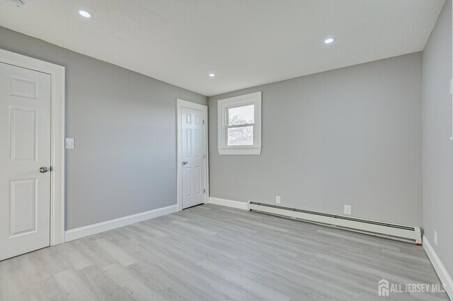 Building Photo - 36 2nd Ave