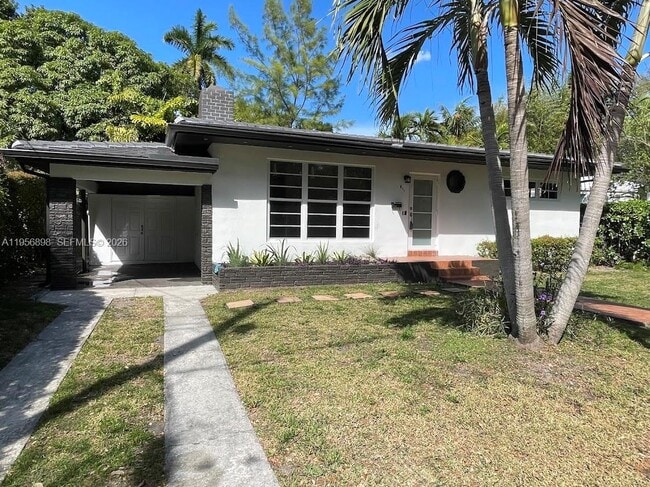 Building Photo - 811 NE 70th St