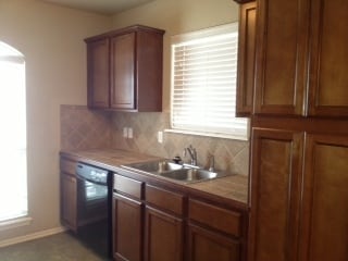 Building Photo - Edmond Schools + La Sonata + Neighborhood Pool + 3 bedrooms