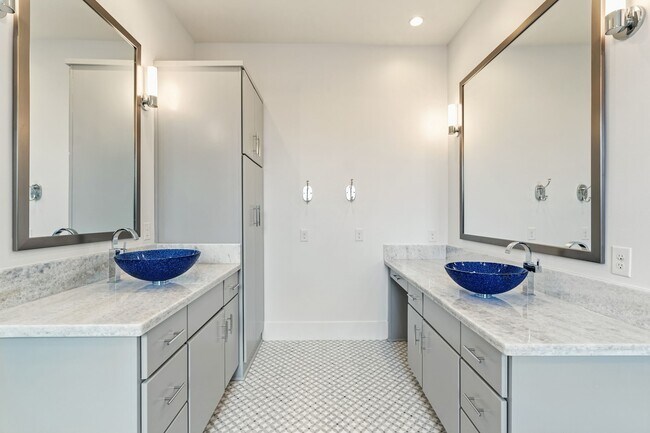Building Photo - 3610 Oak Forest Dr