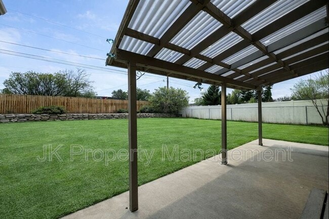 Building Photo - 333 Riverview 4 W