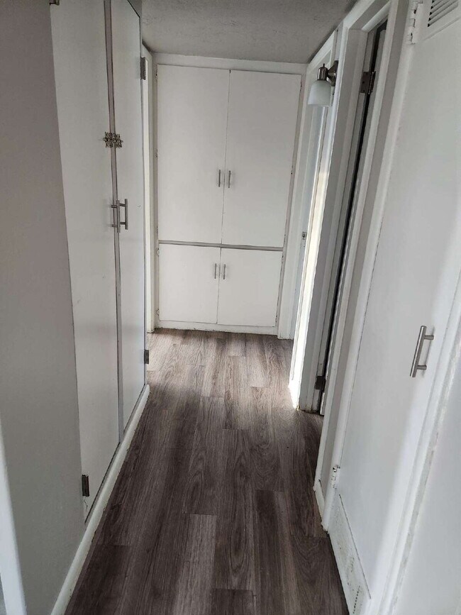 Building Photo - CHARMING 2 BEDROOMS 1 BATHROOM FOR LEASE S...