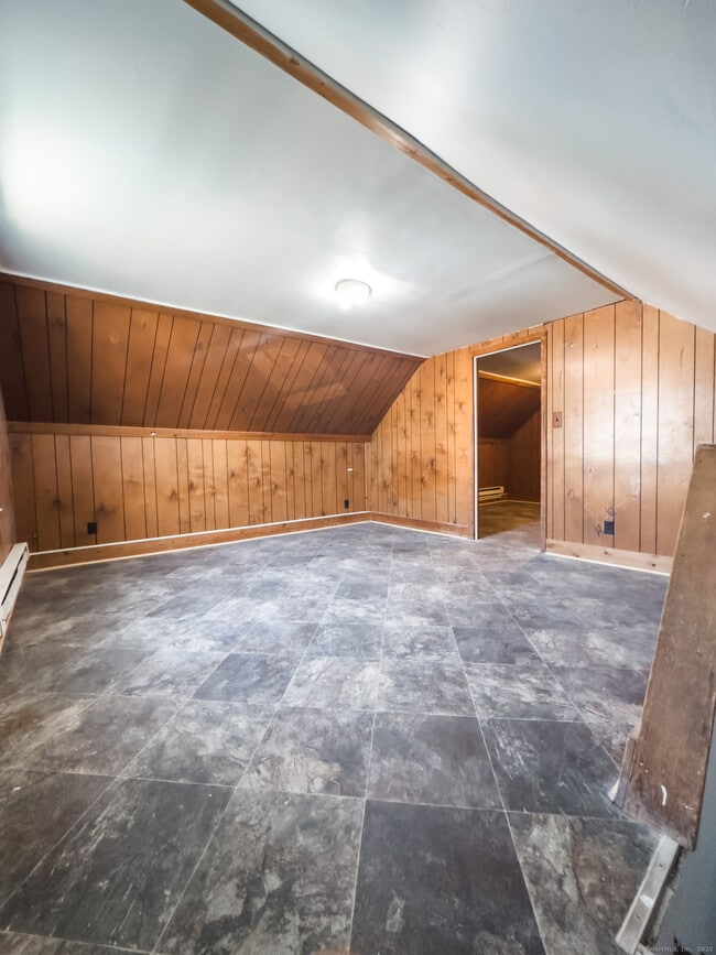 Building Photo - 264 Wilmot Ave