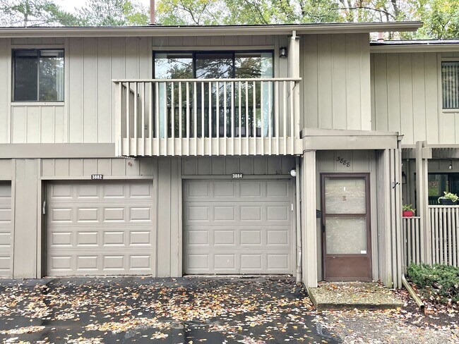 Primary Photo - Spacious 2 Bedroom 2 Bathroom Condo in Kal...