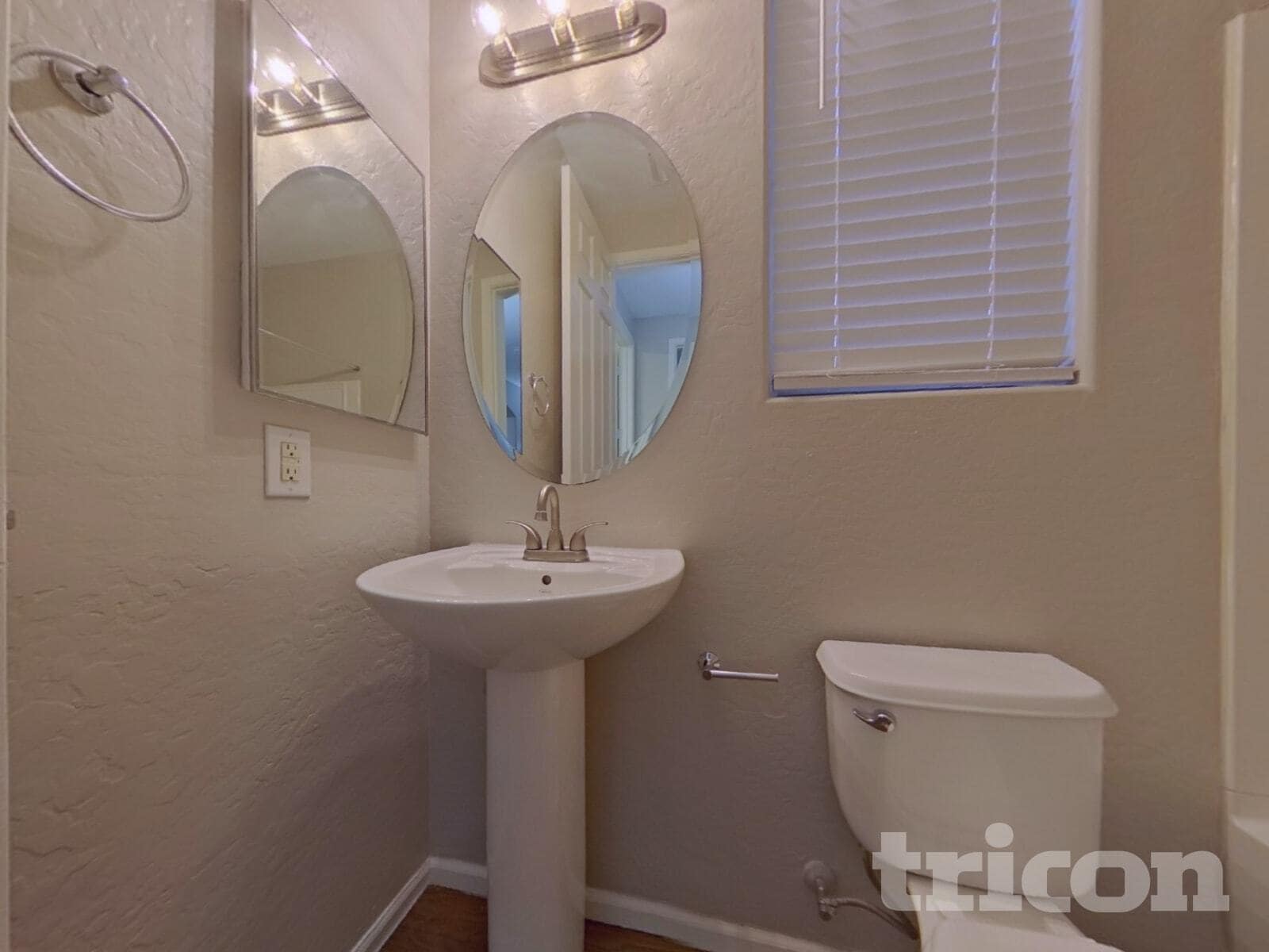 Building Photo - 25746 W Globe Ave