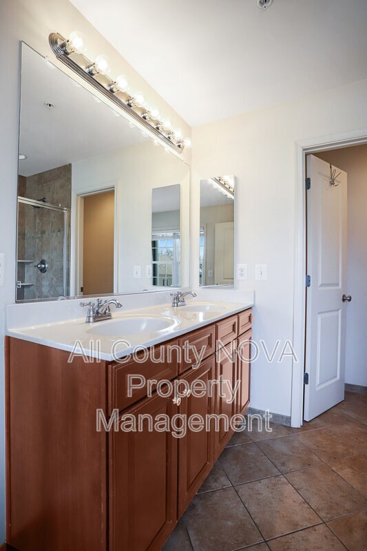 Building Photo - 1609 Poplar Run Dr