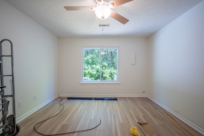 Building Photo - 2 Bed, 2 Bath Renovated Townhouse – Single-Level Living – $1,800/month