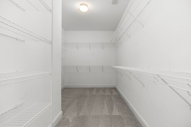 Building Photo - 3 bedroom 2 bathroom with a bonus room