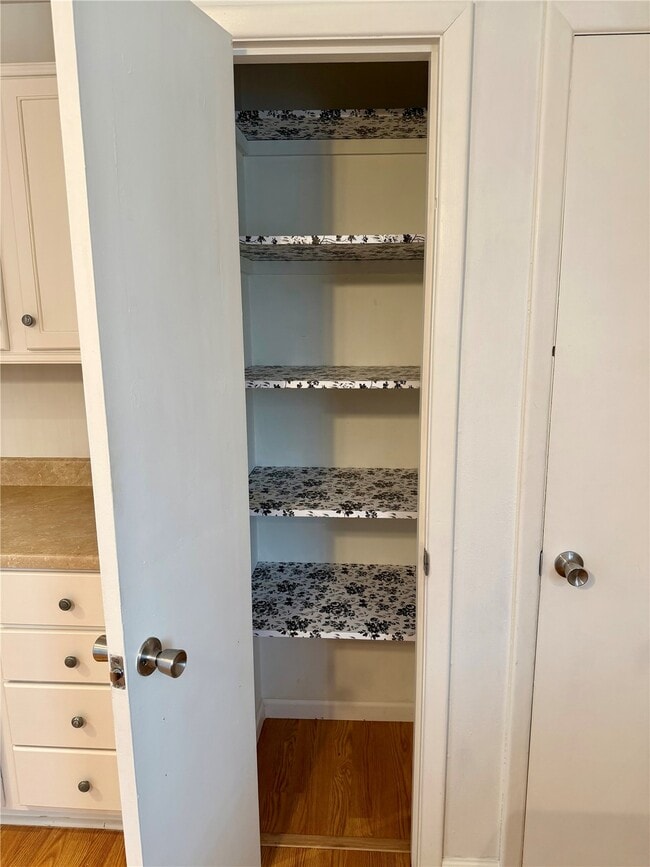 Building Photo - 317 Thomas Ave