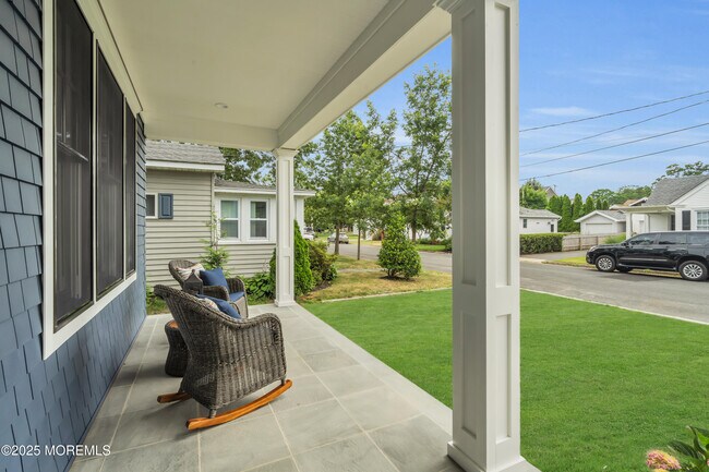 Building Photo - 2118 Edgewood Pl