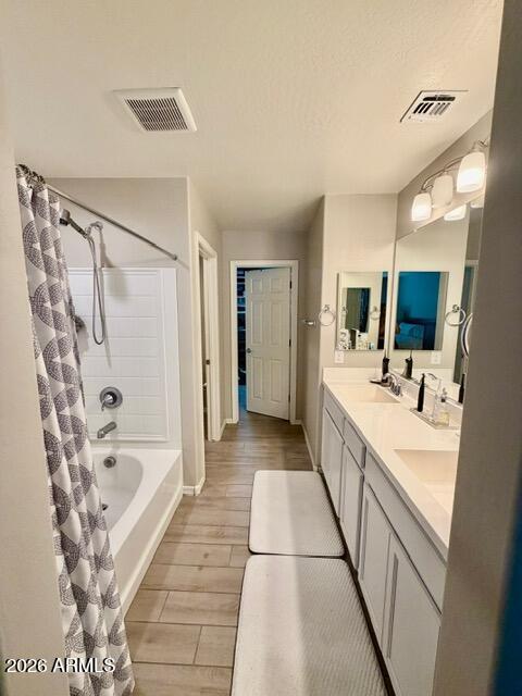 Building Photo - 2254 E University Dr