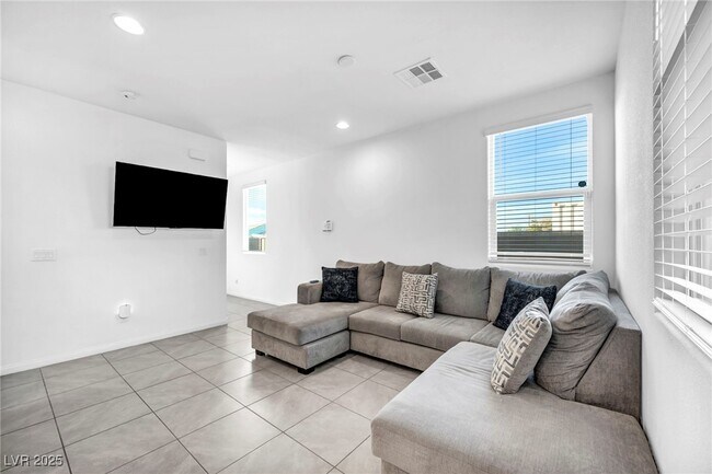 Building Photo - 4054 E Tonopah Ave