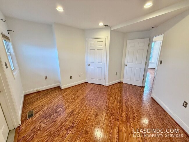 Building Photo - 203 R St NW