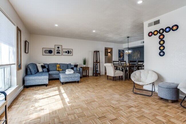 Primary Photo - 7855 Meadow Park Dr