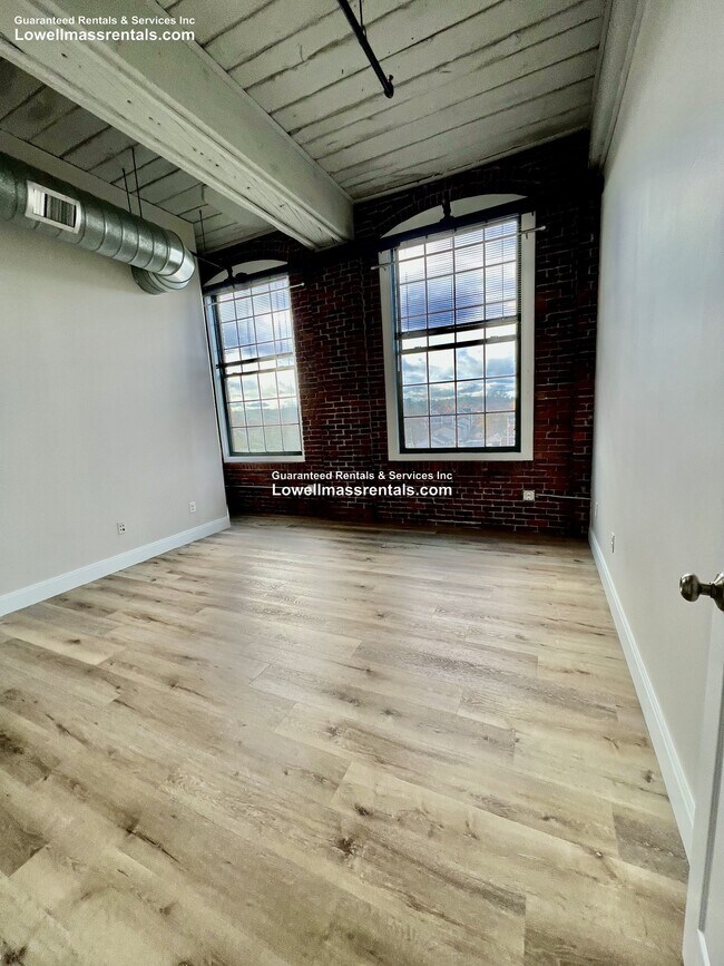 Building Photo - 101 Mill St