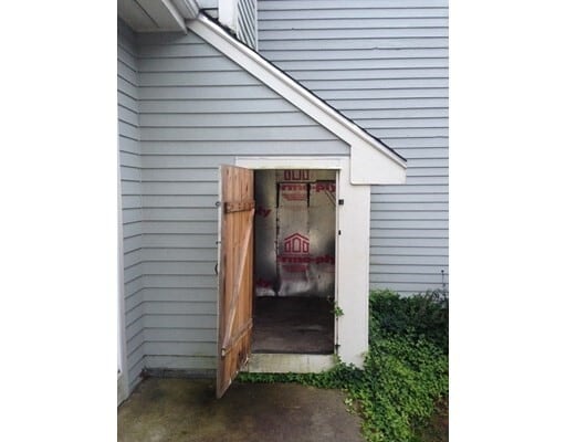 Building Photo - 205 Lake St