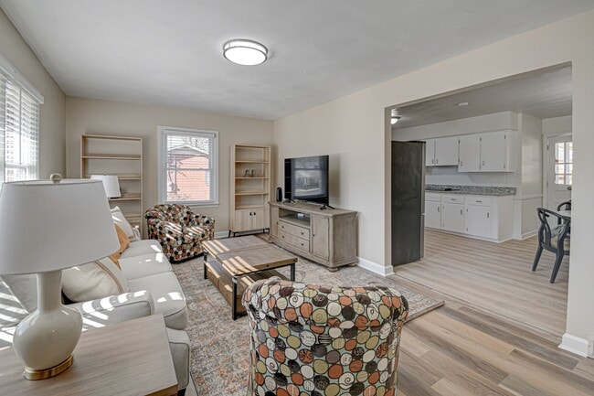 Building Photo - 1465 Brookwood Dr