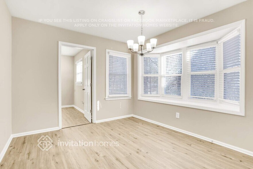 Building Photo - 4288 Castlegate Dr