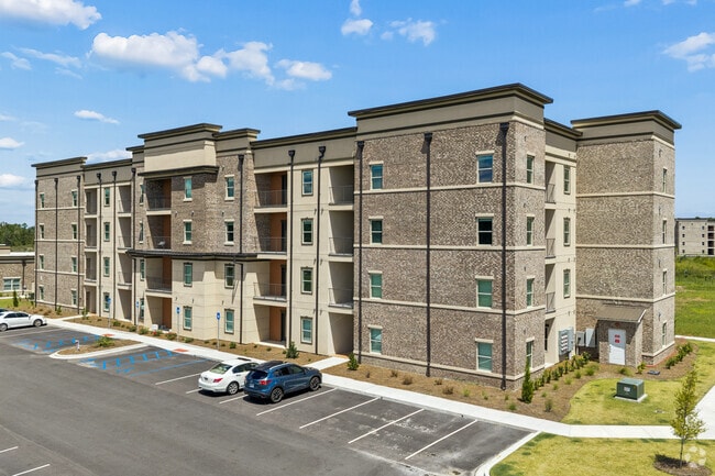 Building Photo - Camelot Crossing