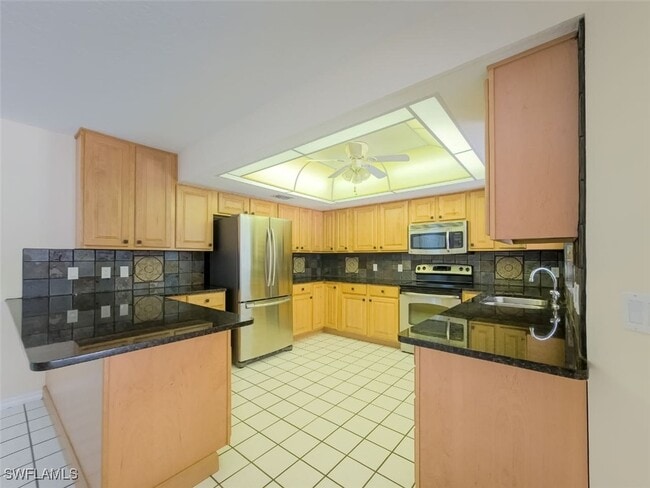 Building Photo - 565 N Idle Terrace