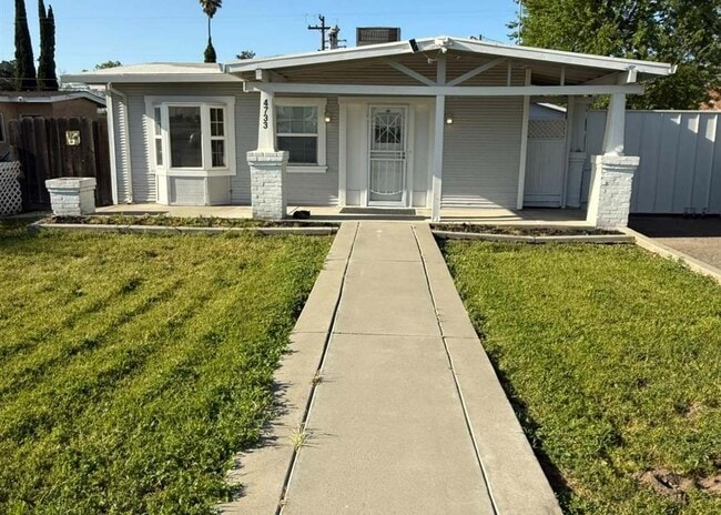 Primary Photo - 4733 Yosemite Blvd