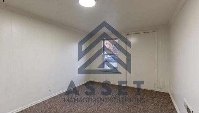 Building Photo - 4 Bedroom Rent to Own Home Available!