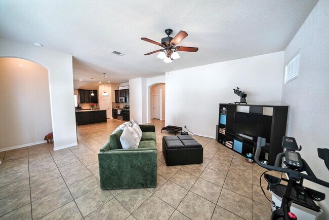 Building Photo - Stunning 3-Bedroom Home with Office in Charleston Parke, Cibolo - Realtor Commission offered: $500