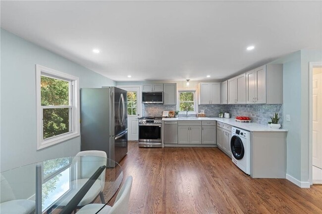 Building Photo - 7 Laneway Ct