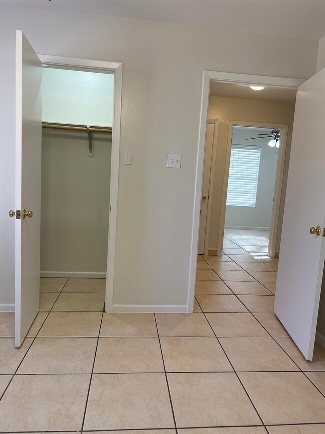 Building Photo - 1515 Quail Creek Rd