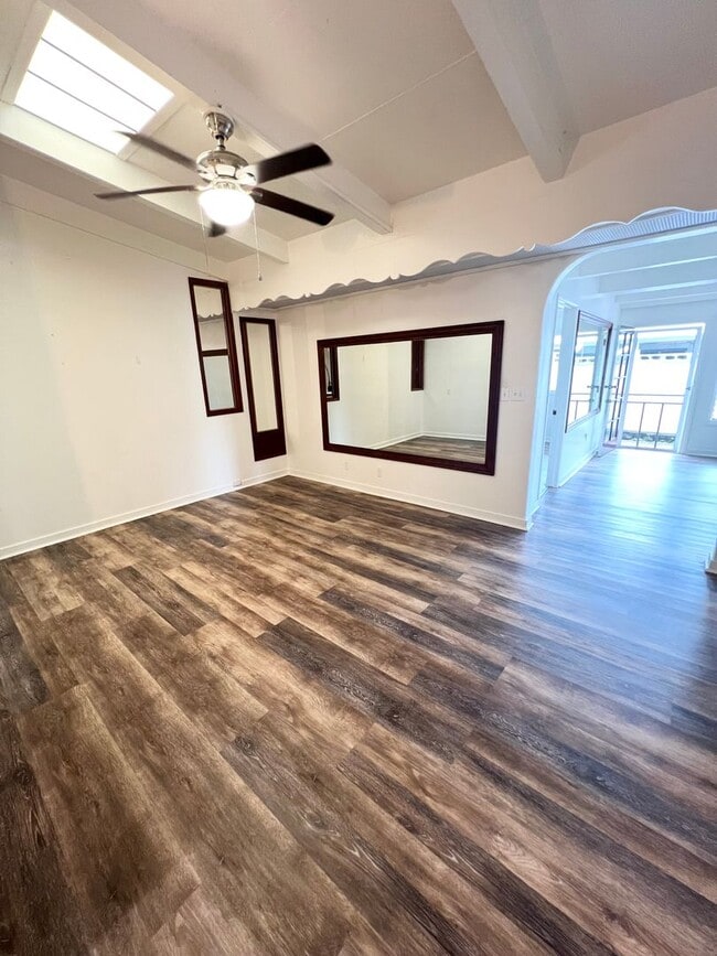 Building Photo - ALL UTILITIES INCLUDED! 4 bed, 1 bathroom ...