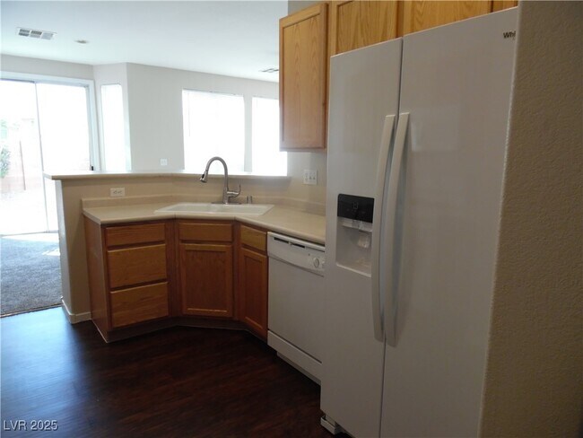 Building Photo - 6371 Thunder Gulch Ave